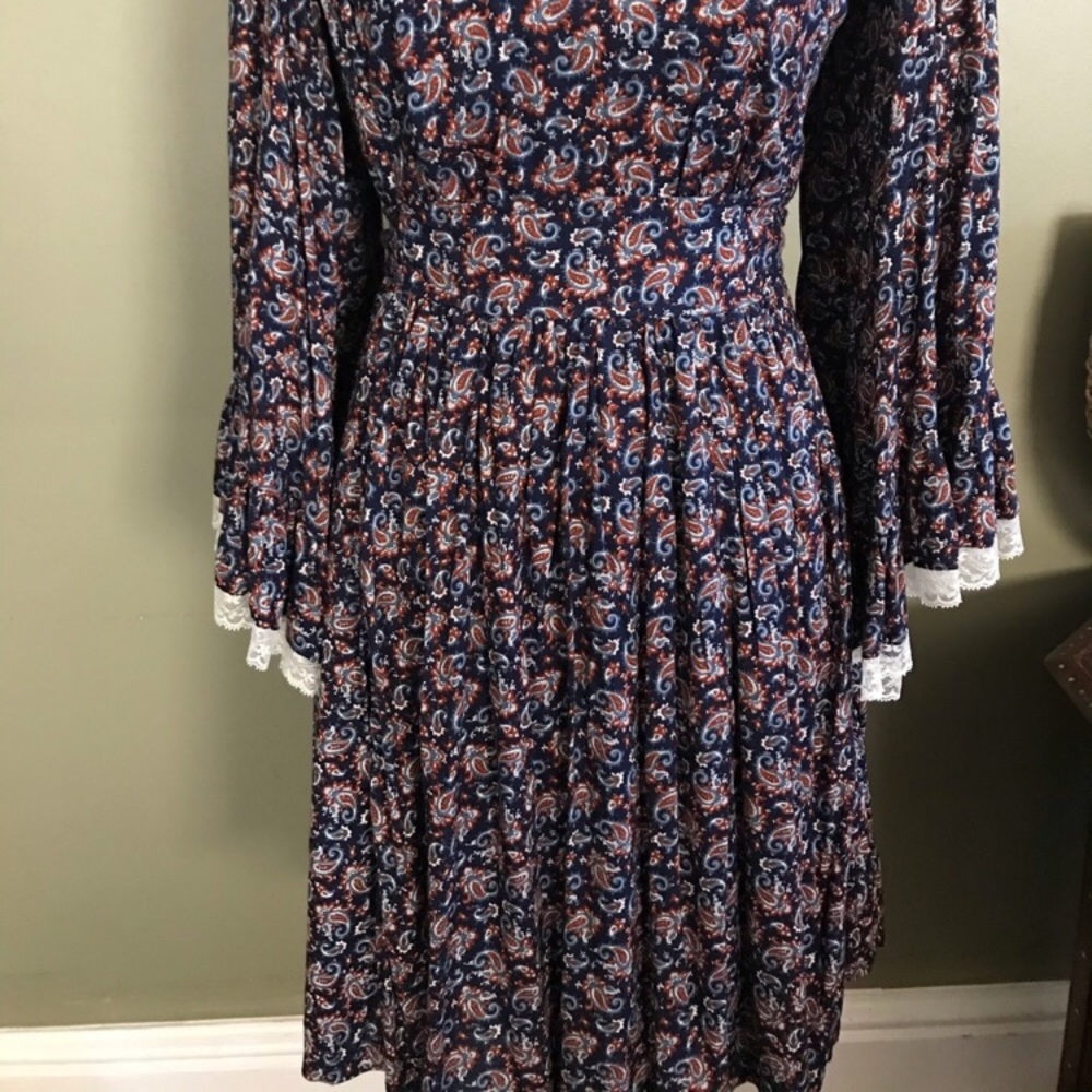 ModCloth Bell Dress - Picture 5 of 6